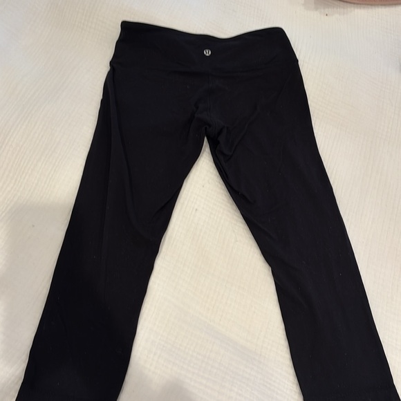 Lululemon Cropped Leggings Size 6 - Picture 2 of 4